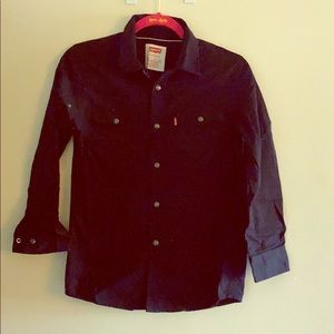Levi’s buttoned down shirt